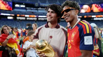 Alcaraz, junto a Lamine Yamal tras la final del Mundial Alcaraz, junto a Lamine Yamal tras la final del Mundial