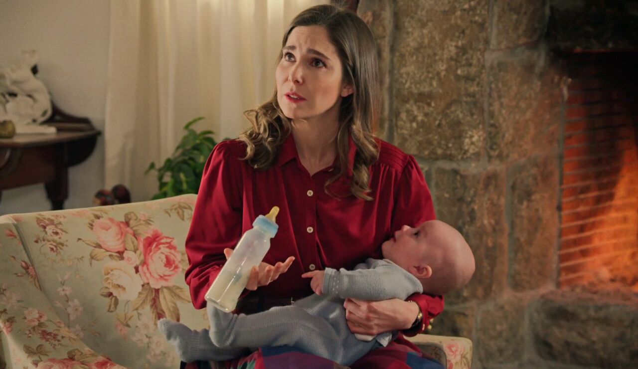 Bego&ntilde;a se derrumba al no poder darle el biber&oacute;n a Juanito y descubrir que Beatriz s&iacute; lo consigue