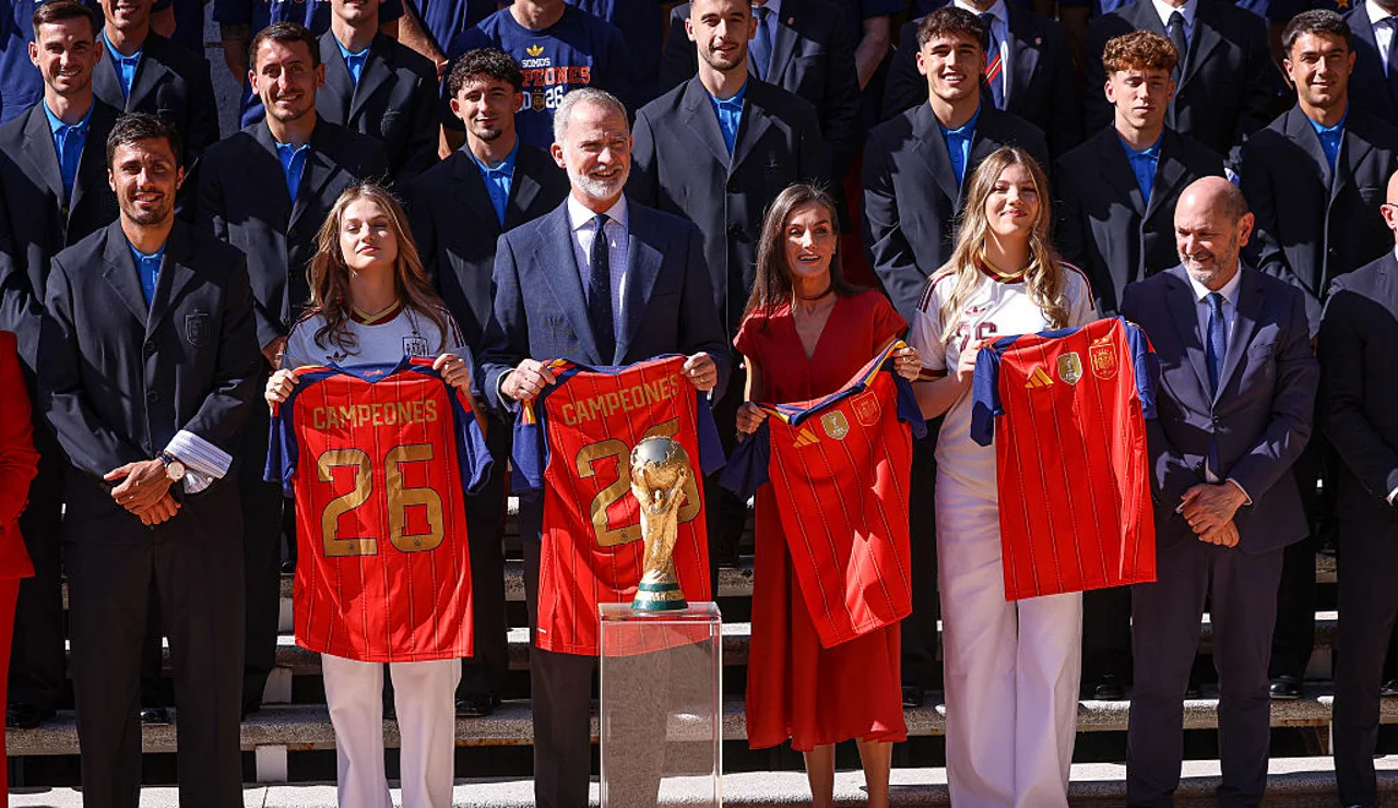 La Selección española junto a la familia real