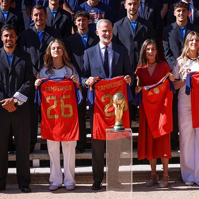 La Selección española junto a la familia real