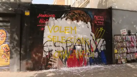 Vandalizan el mural dedicado a Ferran Torres en Barcelona Vandalizan el mural dedicado a Ferran Torres en Barcelona
