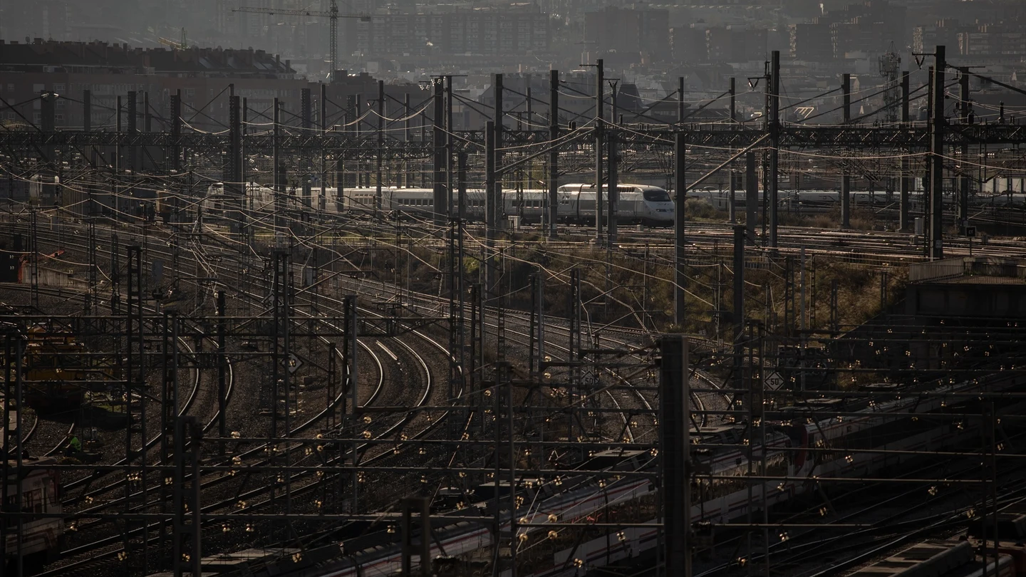 Vías de la estación de Atocha-Almudena Grandes Vías de la estación de Atocha-Almudena Grandes