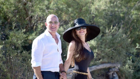 Jeff Bezos y Lauren Sánchez en su luna de miel
