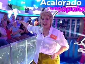 Tania Llasera lo da todo al ritmo de 'Acalorado' tras ganar su duelo en La Pista contra &Oacute;scar Higares 