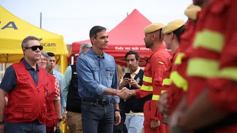 Sánchez visita La Mierla para hacer balance del incendio forestal Sánchez visita La Mierla para hacer balance del incendio forestal