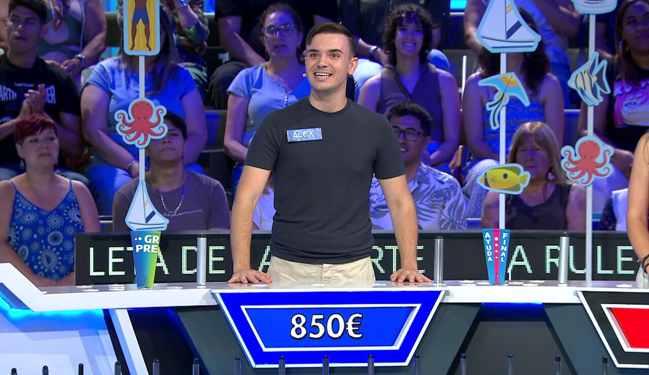 &ldquo;&iexcl;Me da para el armario!&rdquo;: &Aacute;lex muy ilusionado con su panel de 850 euros