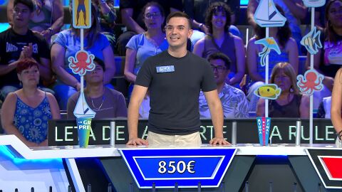 &ldquo;&iexcl;Me da para el armario!&rdquo;: &Aacute;lex muy ilusionado con su panel de 850 euros