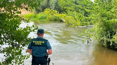Uno de los guardias civiles que rescató al joven Uno de los guardias civiles que rescató al joven