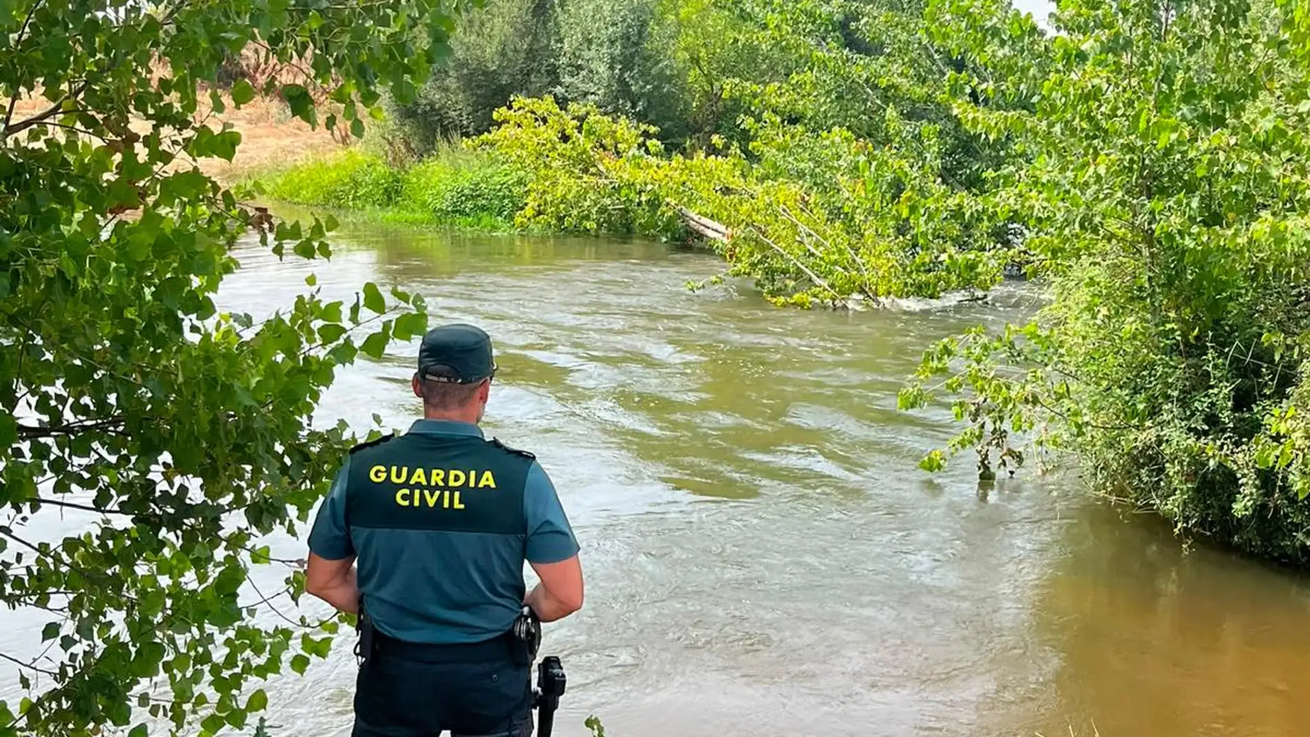 Uno de los guardias civiles que rescató al joven Uno de los guardias civiles que rescató al joven