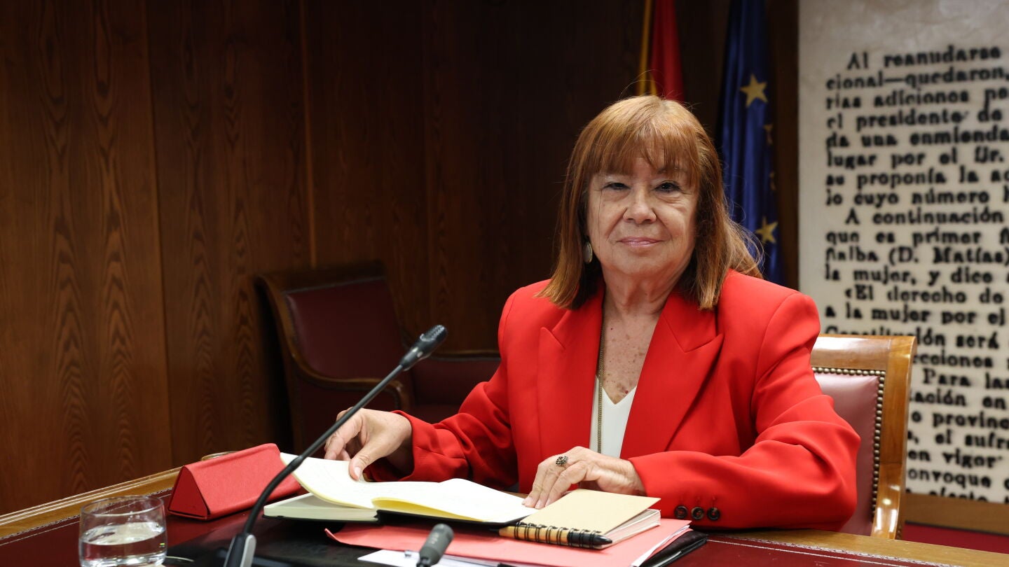 La presidenta del PSOE, Cristina Narbona, durante su comparecencia ante la Comisi&oacute;n de Investigaci&oacute;n del &lsquo;caso Koldo&rsquo;