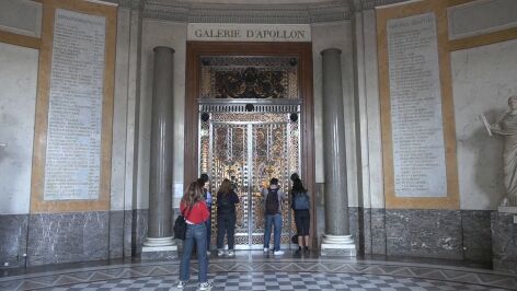 La Galer&iacute;a Apolo, lugar en el que se robaron las joyas en el Museo del Louvre.