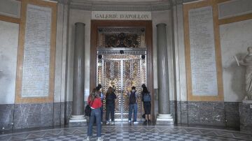 La Galer&iacute;a Apolo, lugar en el que se robaron las joyas en el Museo del Louvre.