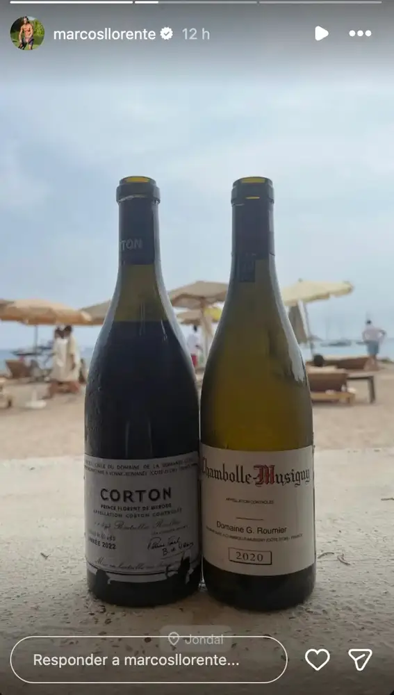 Ferran Torres y Marcos Llorente con los vinos que han tomado durante sus vacaciones en Ibiza Ferran Torres y Marcos Llorente con los vinos que han tomado durante sus vacaciones en Ibiza