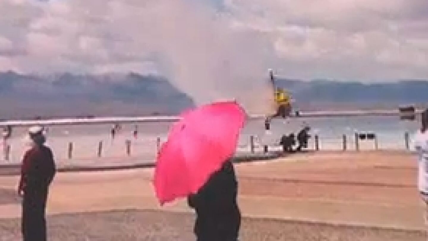 Accidente de helic&oacute;ptero en una playa de China