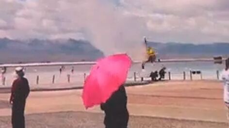 Accidente de helic&oacute;ptero en una playa de China