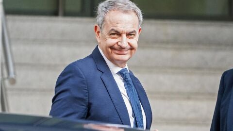 Zapatero niega haber usado a sus hijas como testaferros y que preguntarle al respecto le parece "incre&iacute;ble"