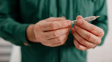 Imagen de recurso de un consumidor de cannabis. Imagen de recurso de un consumidor de cannabis.