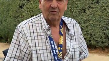 Pedro Porro cumple su promesa y regala su medalla de campe&oacute;n del mundo a su abuelo: "Misi&oacute;n cumplida"