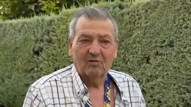 Pedro Porro cumple su promesa y regala su medalla de campeón del mundo a su abuelo: Pedro Porro cumple su promesa y regala su medalla de campeón del mundo a su abuelo: