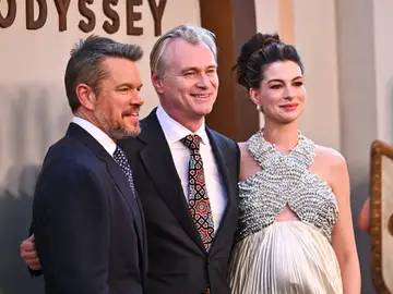 Matt Damon, el director Christopher Nolan y Anne Hathaway en la premiere de La Odisea en Nueva York Matt Damon, el director Christopher Nolan y Anne Hathaway en la premiere de La Odisea en Nueva York