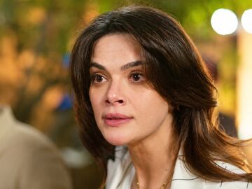 Alya incendia la entrada de la mansi&oacute;n Albora y desaf&iacute;a a Sadakat: "Si no te gusta, m&aacute;rchate t&uacute;" 