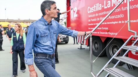 El presidente del Gobierno, Pedro S&aacute;nchez, durante una visita al Puesto de Mando Avanzado por el incendio de La Mierla, a 22 de julio de 2026, en Tamaj&oacute;n, Guadalajara, Castilla-La Mancha (Espa&ntilde;a).