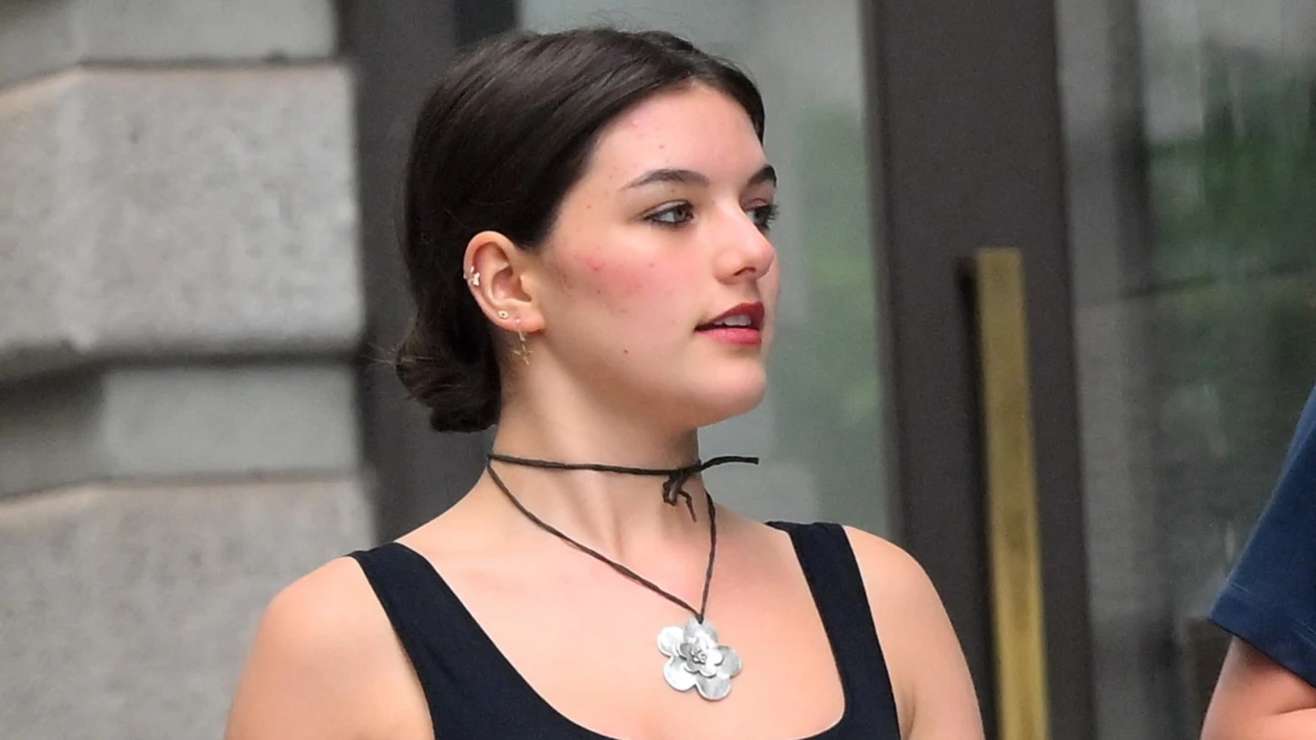 Suri, la hija de Katie Holmes y Tom Cruise Suri, la hija de Katie Holmes y Tom Cruise