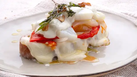 Receta de Tosta de Bacalao con hortalizas asadas Receta de Tosta de Bacalao con hortalizas asadas
