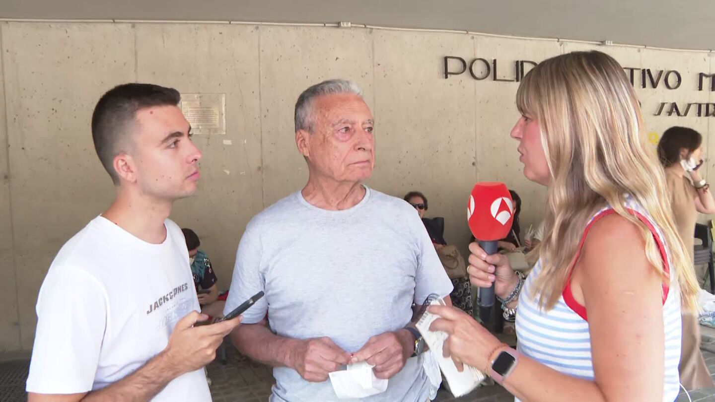 Un desalojado por los incendios en &Aacute;vila se rompe en directo 