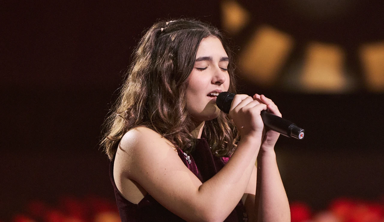 Lucía vuelve a conquistar el escenario de La Voz Kids tras cambiar de equipo