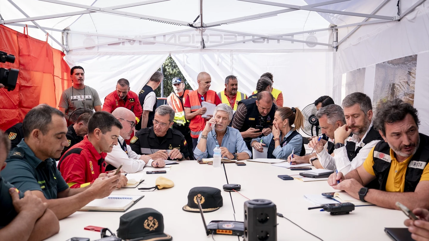 Marlaska visita el PMA de Cenicientos por los incendios en la Comunidad de Madrid. Marlaska visita el PMA de Cenicientos por los incendios en la Comunidad de Madrid.