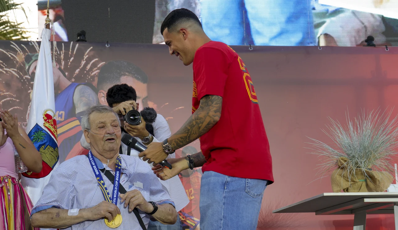 Pedro Porro junto a su abuelo