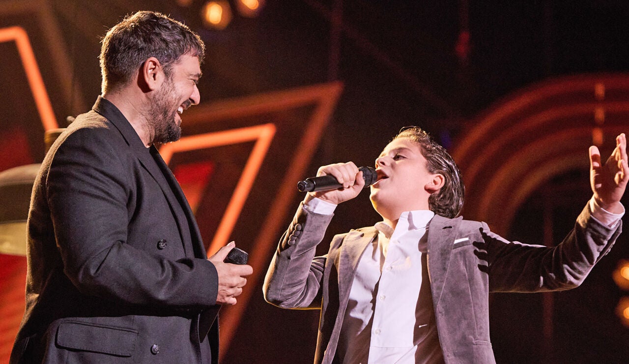 Antonio Orozco y Eduardo en La Voz Kids