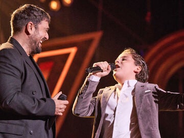 Antonio Orozco y Eduardo en La Voz Kids