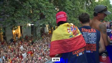 Trump se muestra encantado ante la gorra que portaba Ferr&aacute;n en las celebraciones de Espa&ntilde;a