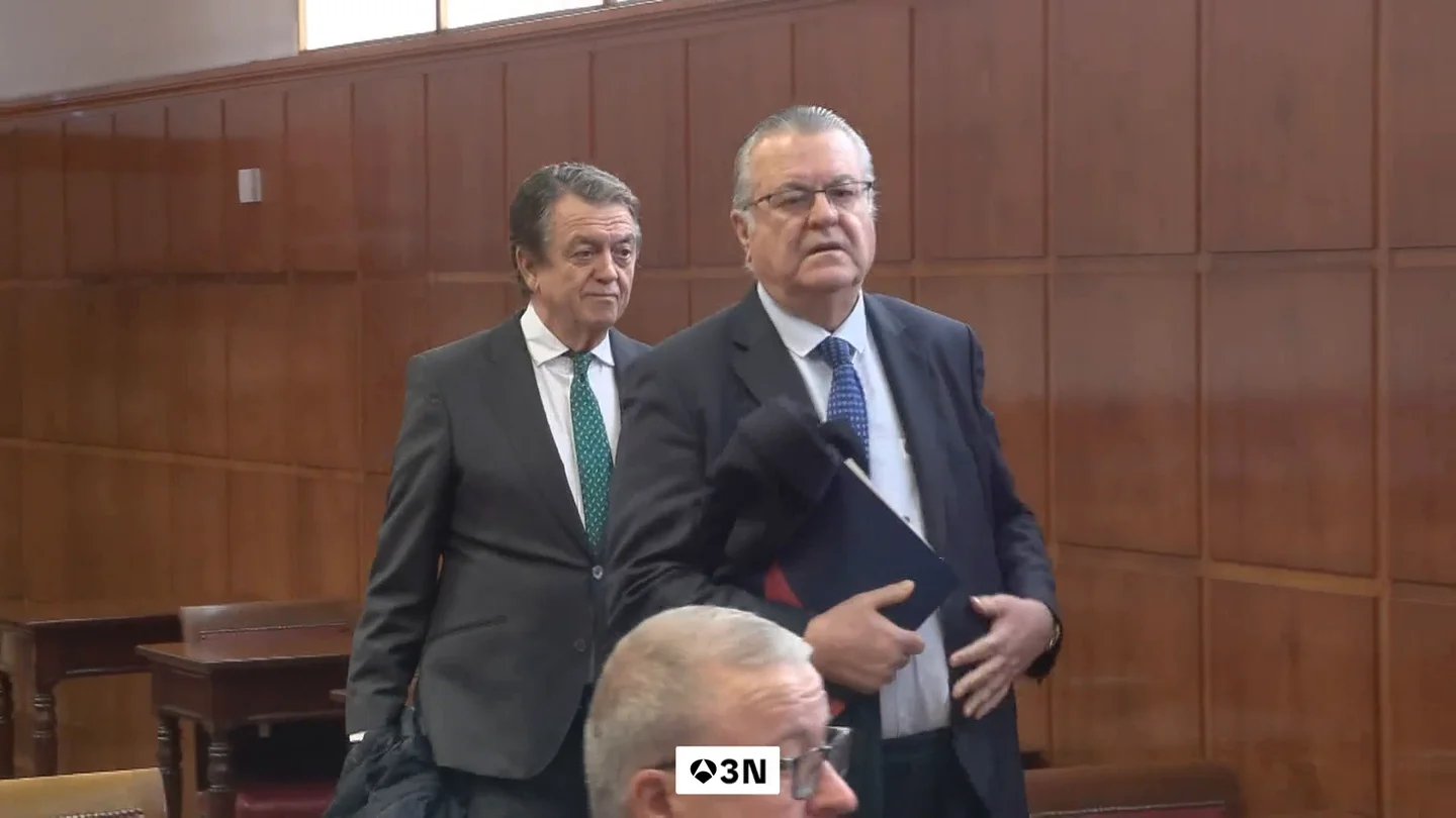Dimiten el presidente y el CEO de Plus Ultra, investigados por el préstamo a la aerolínea Dimiten el presidente y el CEO de Plus Ultra, investigados por el préstamo a la aerolínea