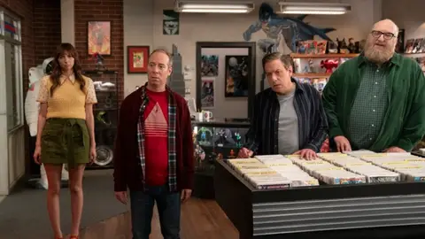 Escena de Stuart no consigue salvar el universo Escena de Stuart no consigue salvar el universo