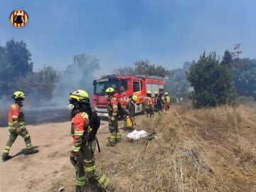 Fallece una persona en el incendio forestal de Manises (Valencia)