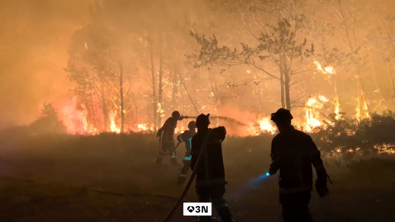 Los incendios del suroeste de Francia dejan 200.000 personas evacuadas y se aproximan a Burdeos