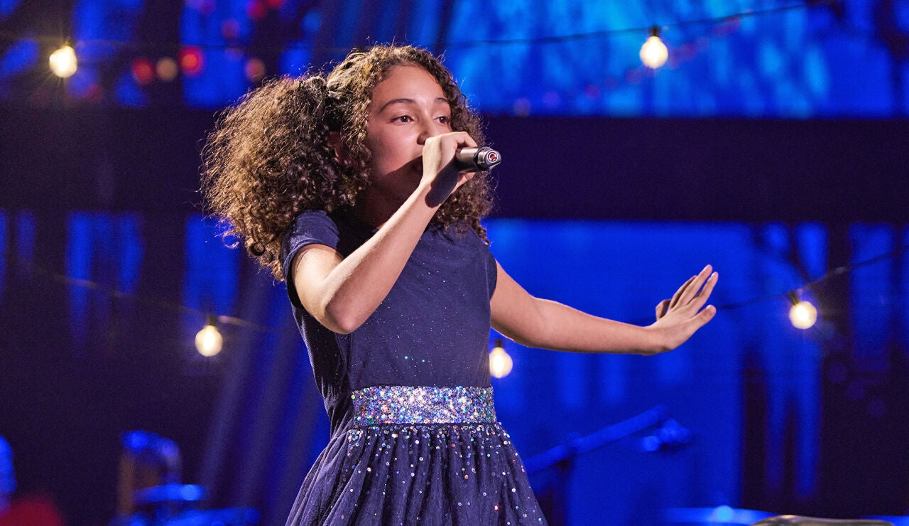 Mia en La Voz Kids