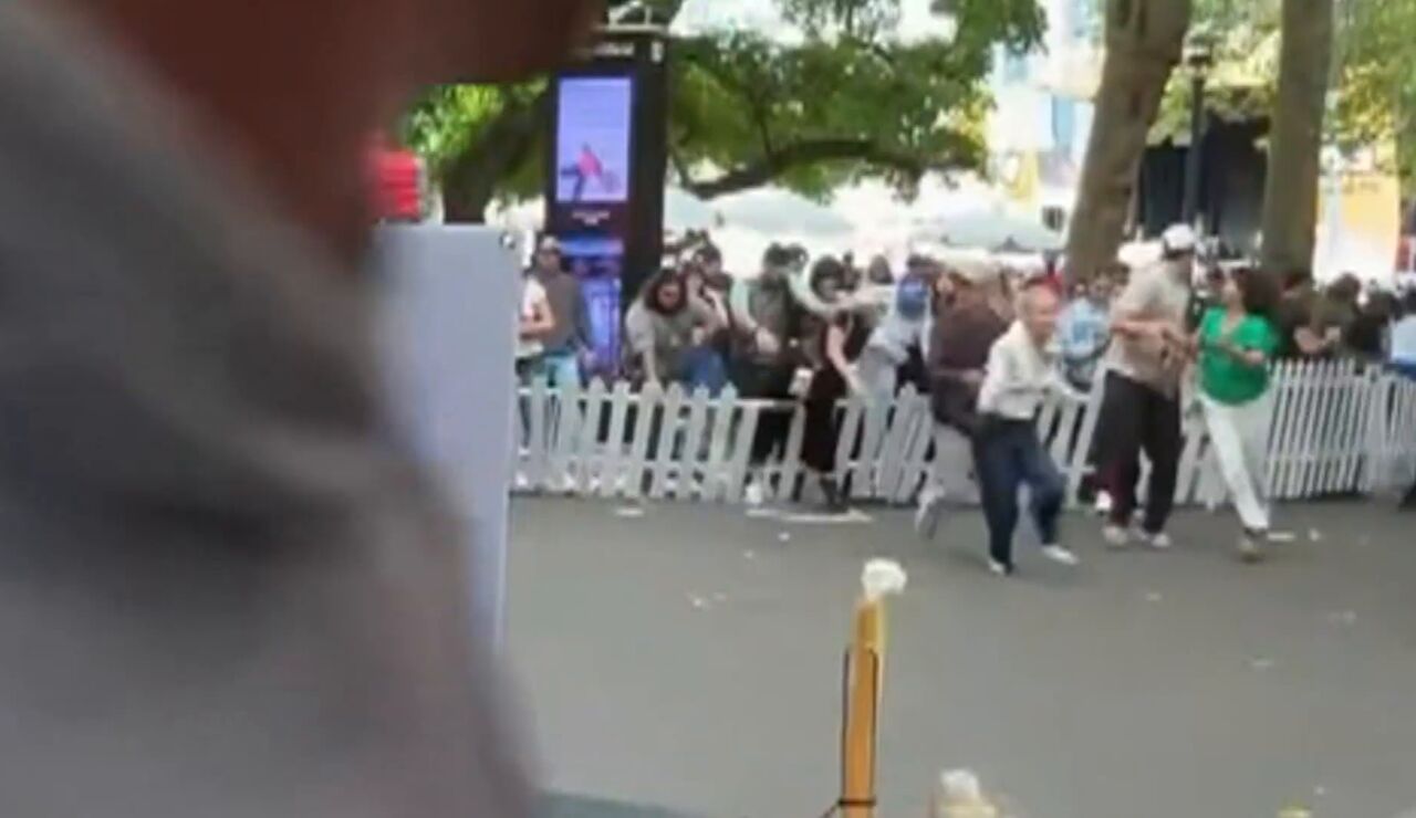 Mueren tres personas tiroteadas en mitad de un festival gastron&oacute;mico: los sospechosos se estaban disparando entre ellos