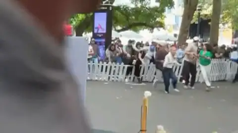 Mueren tres personas tiroteadas en mitad de un festival gastronómico: los sospechosos se estaban disparando entre ellos Mueren tres personas tiroteadas en mitad de un festival gastronómico: los sospechosos se estaban disparando entre ellos