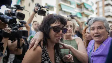 Juana Rivas llegando al punto de encuentro familiar con su hijo Juana Rivas llegando al punto de encuentro familiar con su hijo