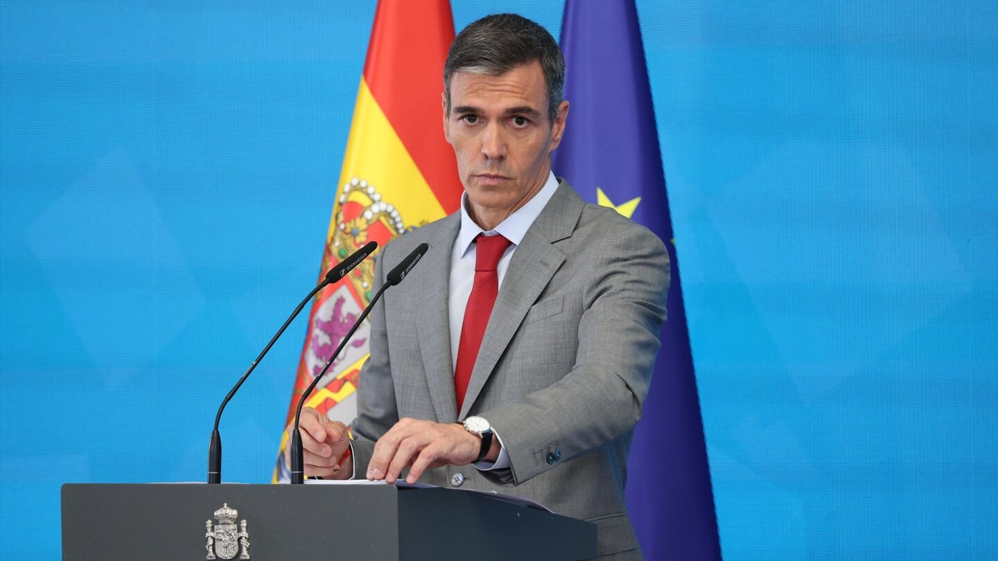 El presidente del Gobierno, Pedro S&aacute;nchez, comparece ante los medios en el Complejo de la Moncloa.