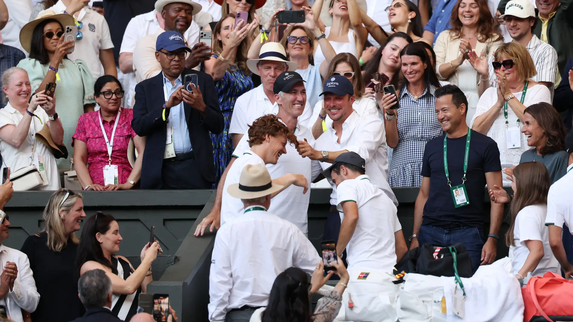 Sinner celebra con Cahill y Vagnozzi su triunfo en Wimbledon Sinner celebra con Cahill y Vagnozzi su triunfo en Wimbledon