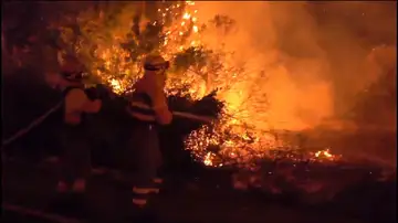 Bomberos en condiciones extremas. Bomberos en condiciones extremas.