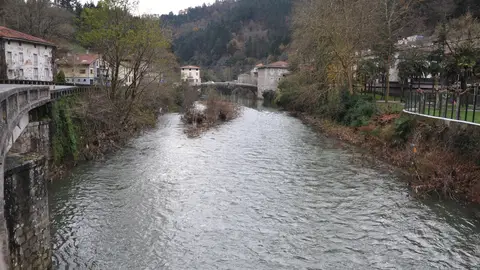 Río Deba en Altzola Río Deba en Altzola