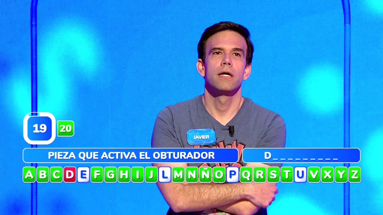 David tira de paciencia, remonta y gana