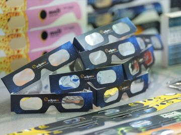 Gafas homologadas para el eclipse solar total 2026. Gafas homologadas para el eclipse solar total 2026.