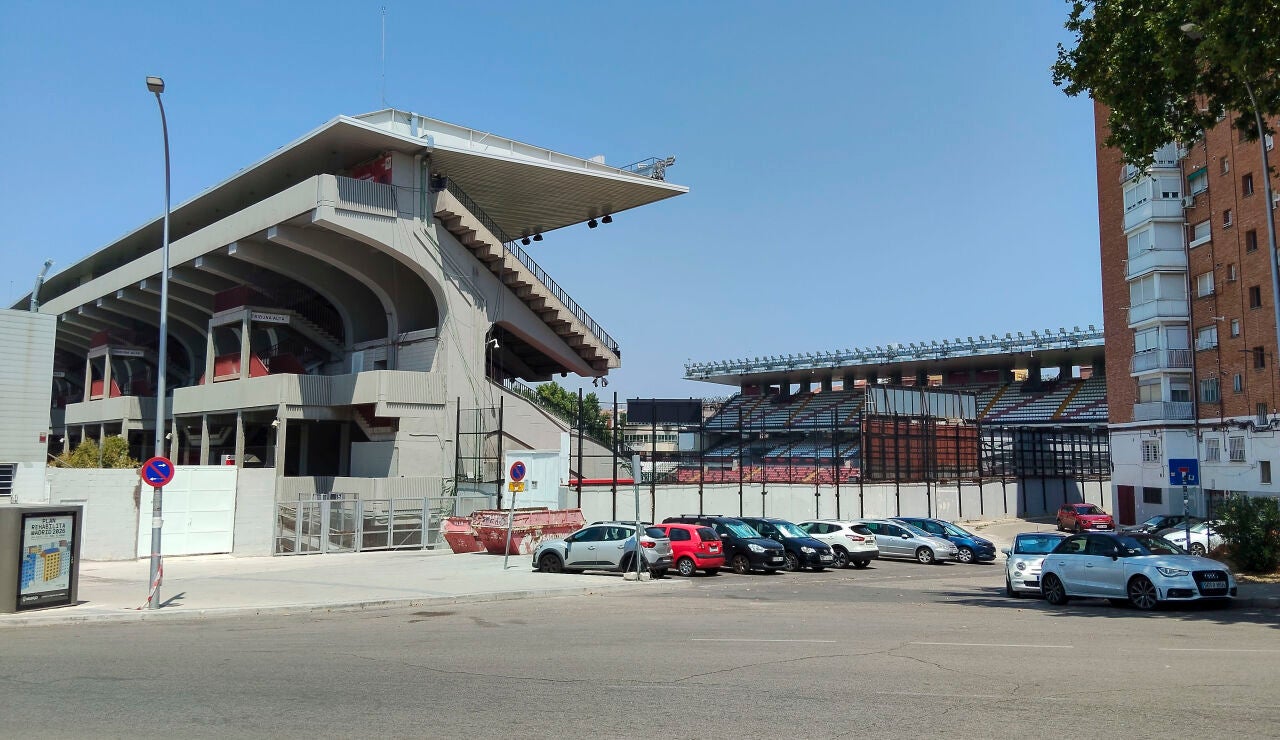 El exterior del Estadio de Vallecas